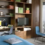 The Social Hub West 3*