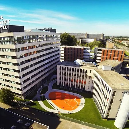 Hotel The Social Hub West 3*