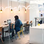 The Social Hub West 3*