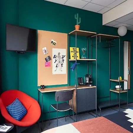 The Social Hub West Otel