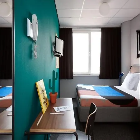 Ξενοδοχείο The Social Hub West 3*