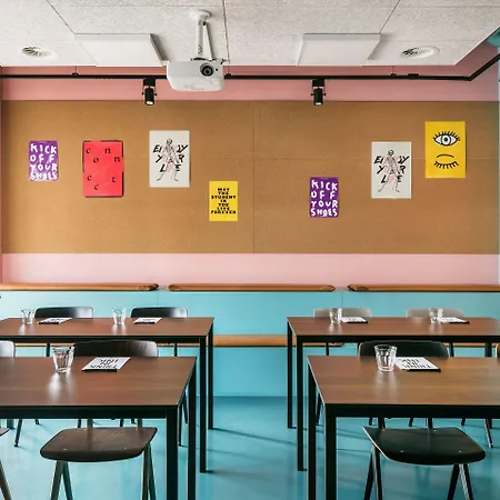 The Social Hub West 호텔