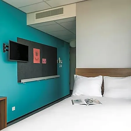 Hotel The Social Hub West 3*