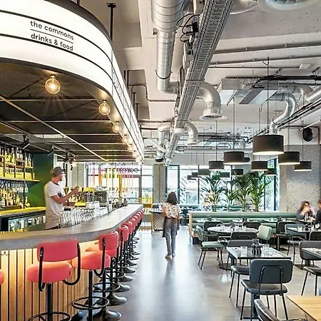 The Social Hub West Hotel 3*