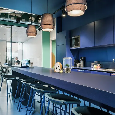 The Social Hub West Hotel 3*