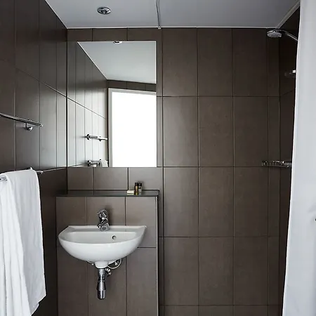 The Social Hub West Otel 3*