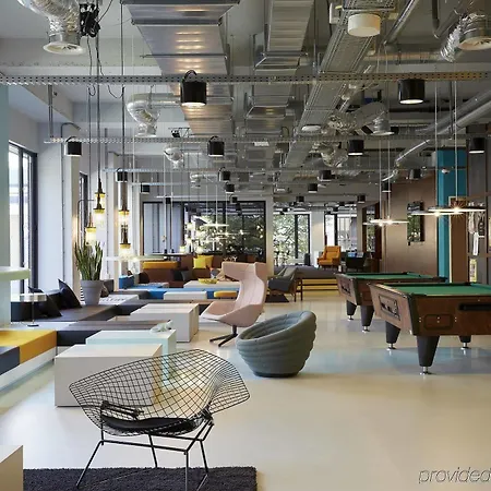 The Social Hub West Otel 3*
