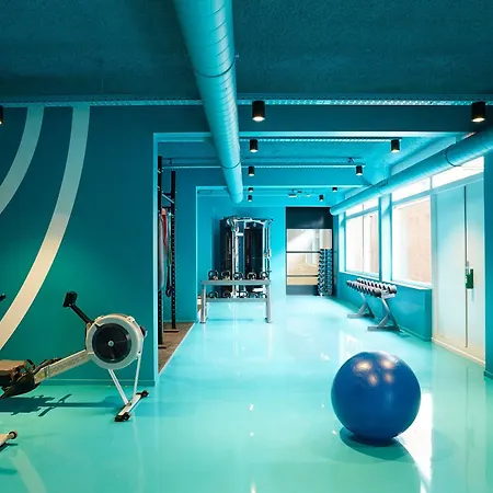 The Social Hub West Otel