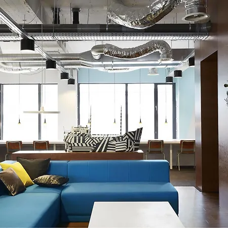 The Social Hub West 호텔 3*