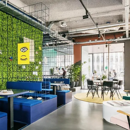 Otel The Social Hub West