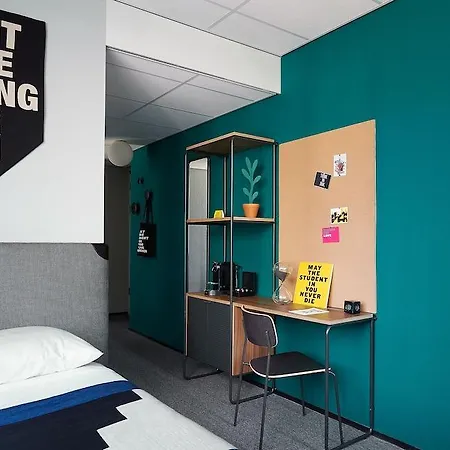 The Social Hub West Otel 3*