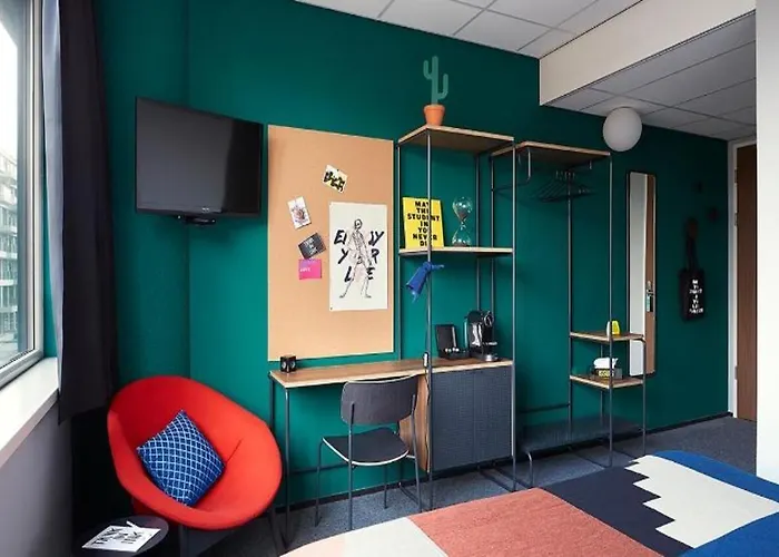 The Social Hub West Hotel