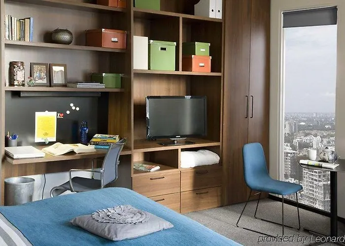 The Social Hub West 3*