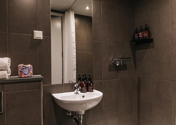 The Social Hub West Hotel 3*