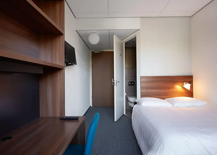 The Social Hub West Hotel