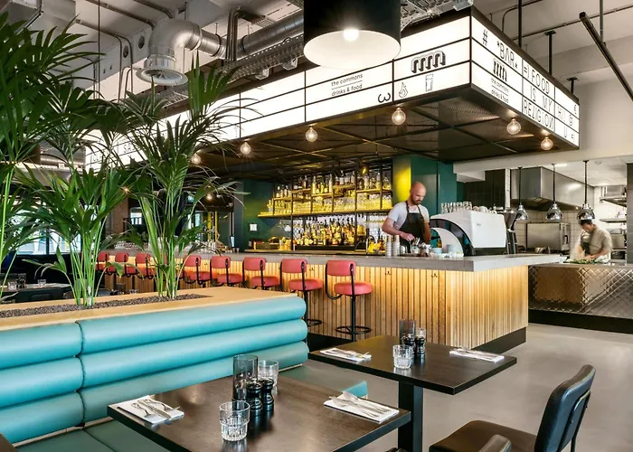 The Social Hub West 3*