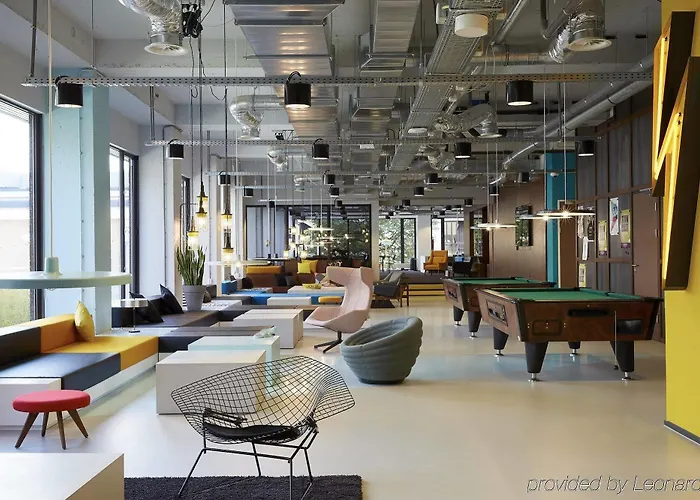 The Social Hub West Hotel 3*