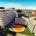 The Social Hub West