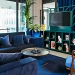 The Social Hub West Отель 3*