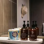 Отель The Social Hub West 3*