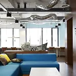 The Social Hub West Отель 3*