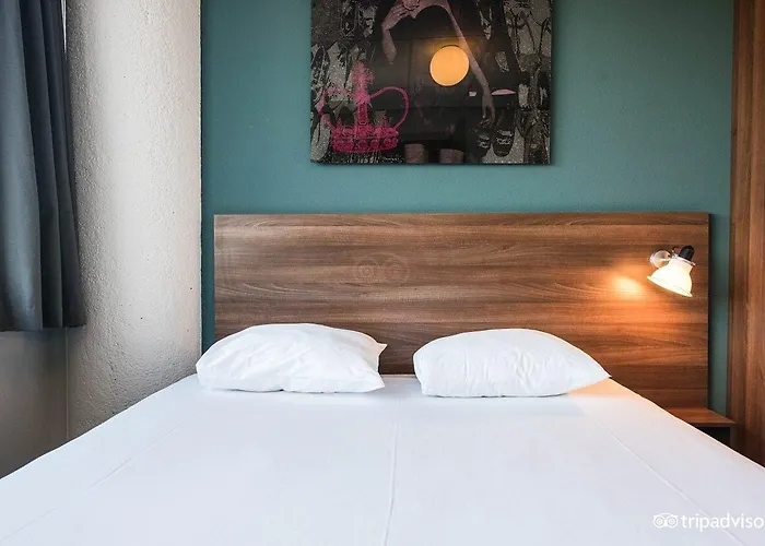 Hotel The Social Hub West 3*