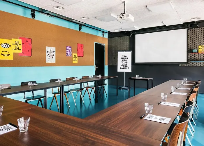 The Social Hub West Hotel