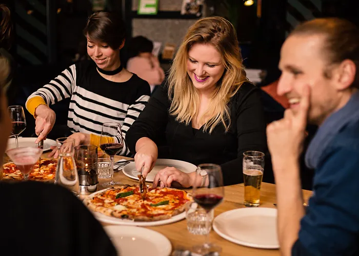 Otel The Social Hub West